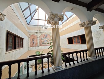 EDIFICIO 2472 MTS USO COMERCIAL + RESTAURANTE
