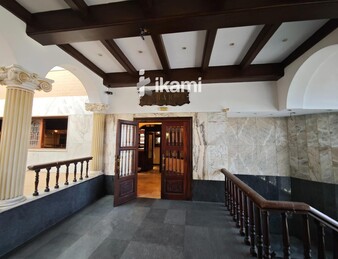 EDIFICIO 2472 MTS USO COMERCIAL + RESTAURANTE