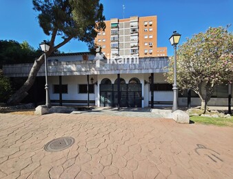 EDIFICIO 2472 MTS USO COMERCIAL + RESTAURANTE