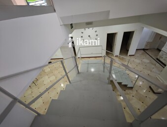 EDIFICIO 2472 MTS USO COMERCIAL + RESTAURANTE