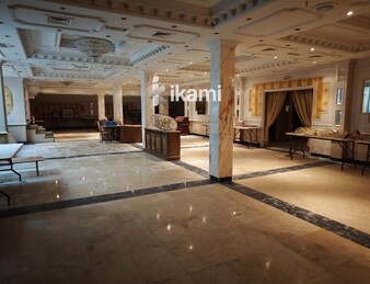EDIFICIO 2472 MTS USO COMERCIAL + RESTAURANTE