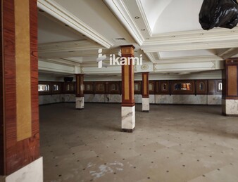 EDIFICIO 2472 MTS USO COMERCIAL + RESTAURANTE