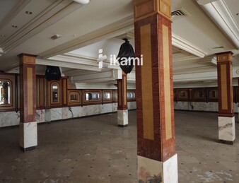 EDIFICIO 2472 MTS USO COMERCIAL + RESTAURANTE