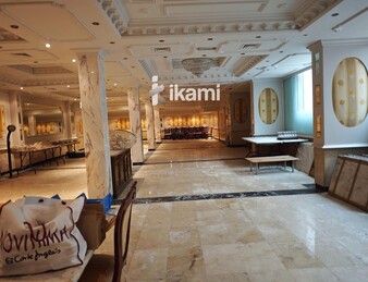 EDIFICIO 2472 MTS USO COMERCIAL + RESTAURANTE