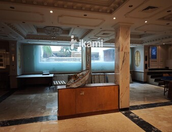 EDIFICIO 2472 MTS USO COMERCIAL + RESTAURANTE