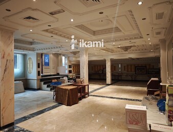 EDIFICIO 2472 MTS USO COMERCIAL + RESTAURANTE
