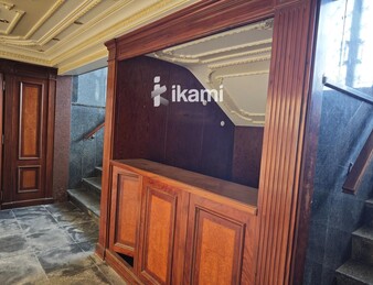 EDIFICIO 2472 MTS USO COMERCIAL + RESTAURANTE