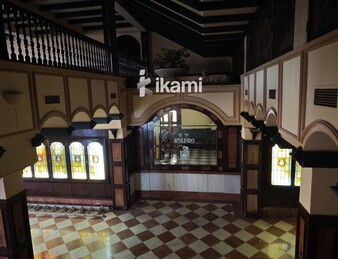 EDIFICIO 2472 MTS USO COMERCIAL + RESTAURANTE