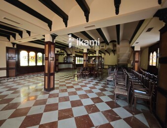 EDIFICIO 2472 MTS USO COMERCIAL + RESTAURANTE