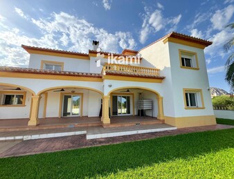 Fantástico chalet en venta en Beniarbeig