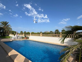 Fantástico chalet en venta en Beniarbeig
