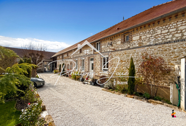 Maison - 396m² Vinneuf - 89140