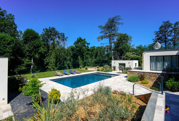 Maison - 375m² Charbonnieres les bains - 69260